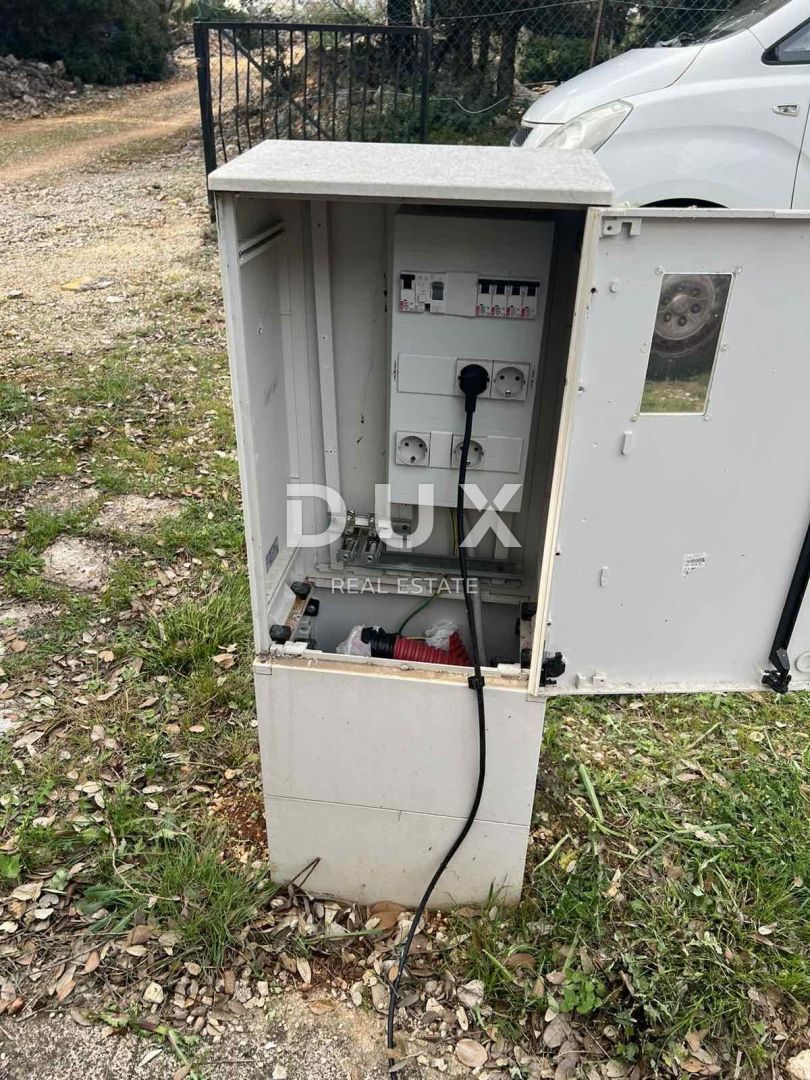 MALI LOŠINJ - Uliveto con 210 ulivi, acqua ed elettricità a 200 metri dal mare
