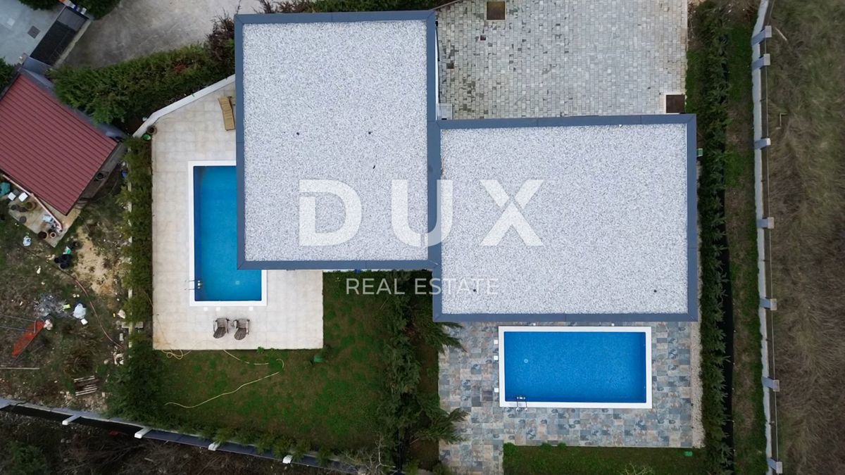 ISTRIA, ROVIGNO - Nuovo edificio moderno con piscina