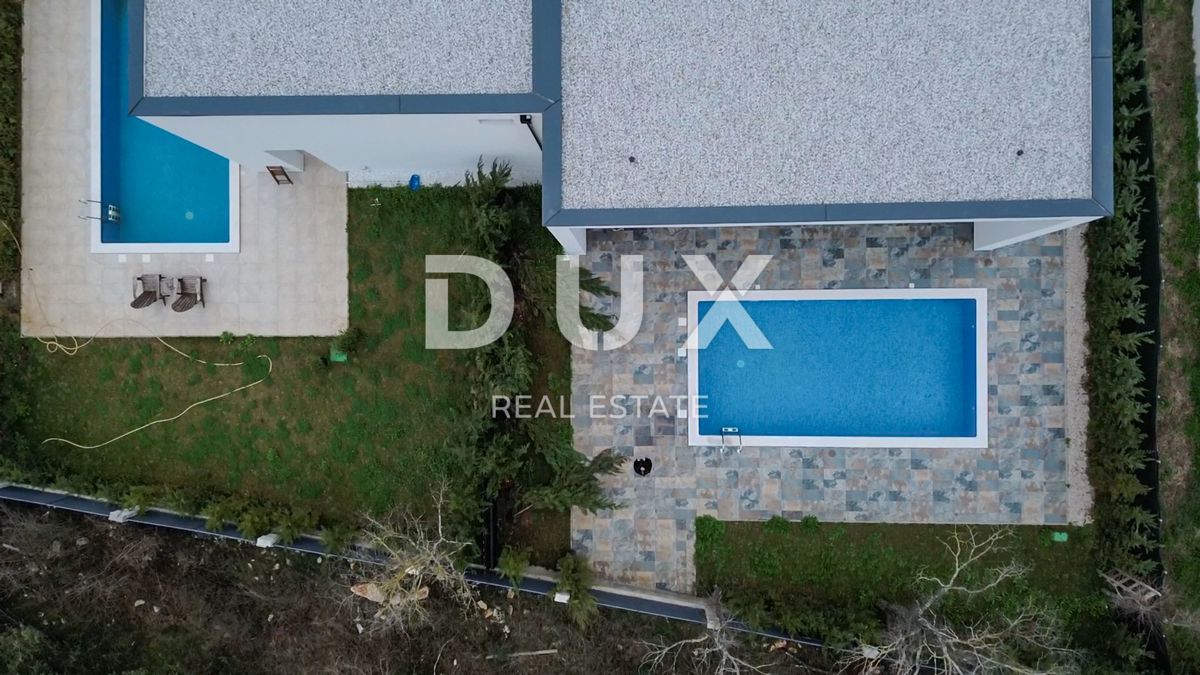 ISTRIA, ROVIGNO - Nuovo edificio moderno con piscina