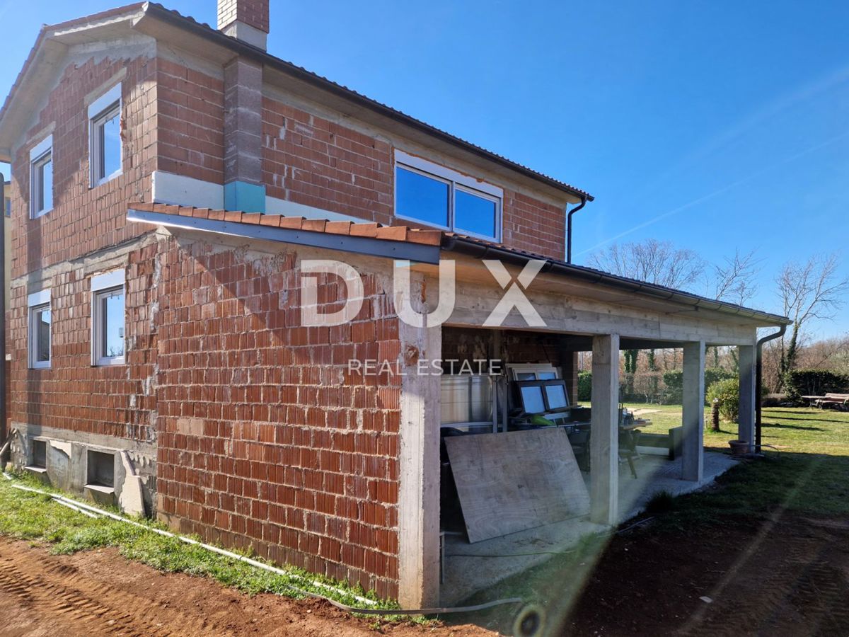 ISTRIA, LABIN - Casa con piscina in costruzione
