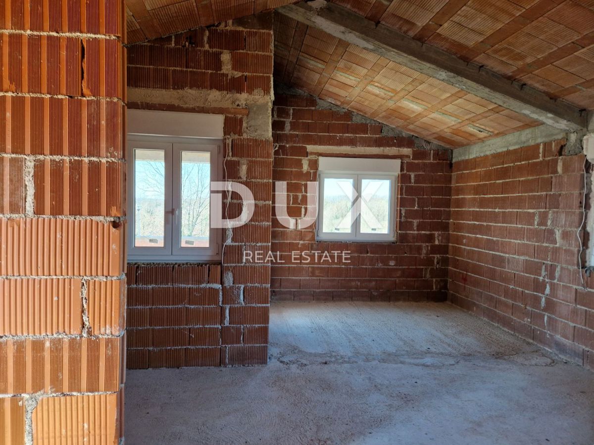 ISTRIA, LABIN - Casa con piscina in costruzione