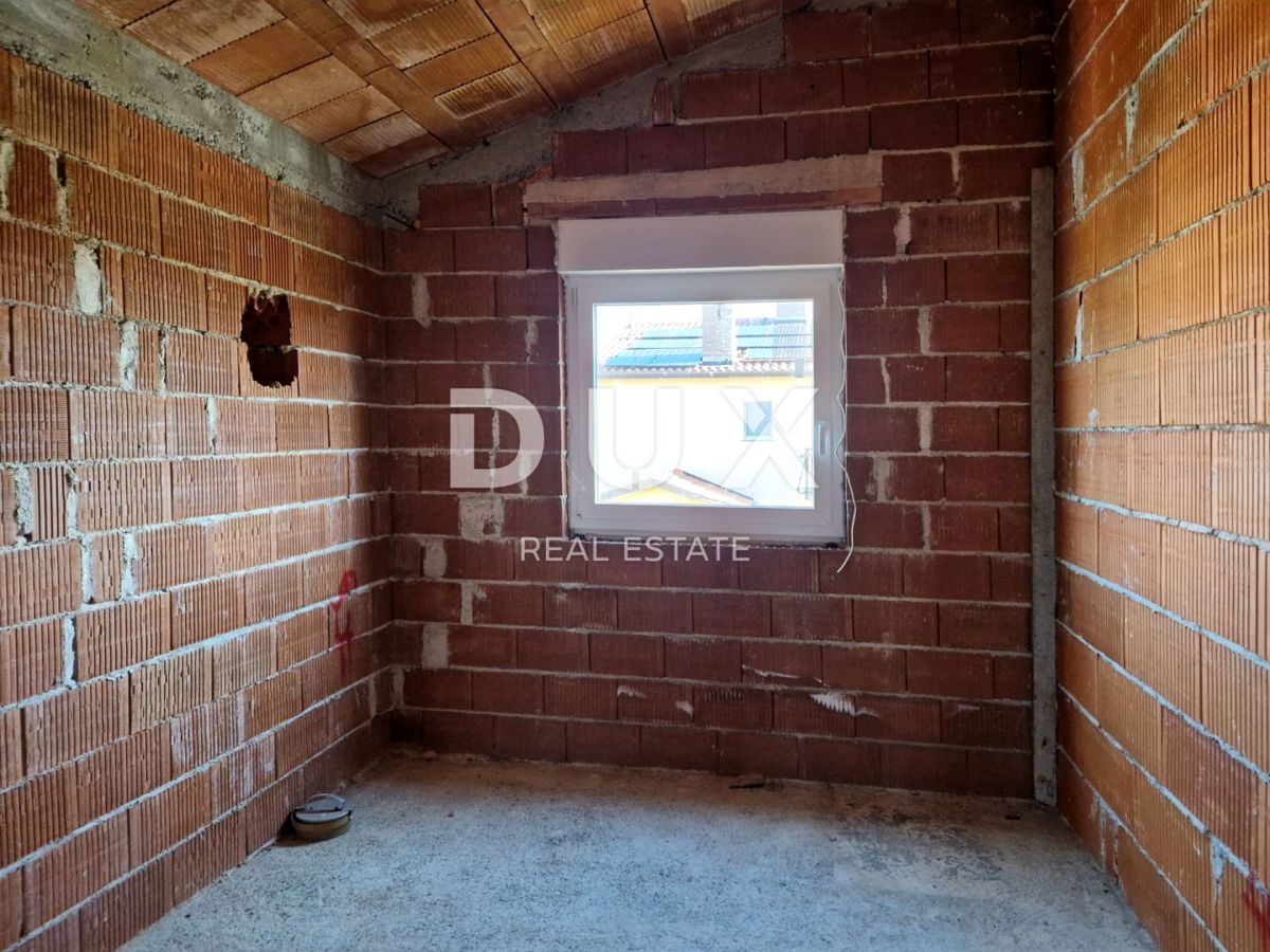 ISTRIA, LABIN - Casa con piscina in costruzione