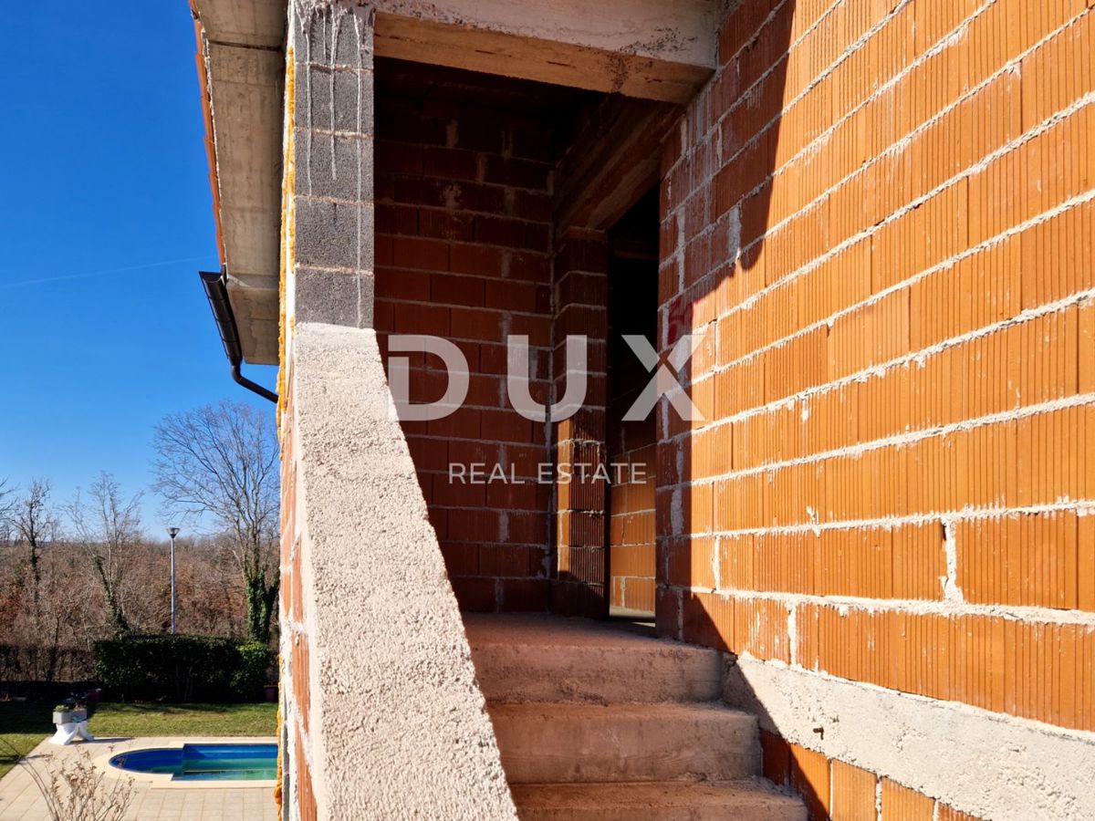 ISTRIA, LABIN - Casa con piscina in costruzione