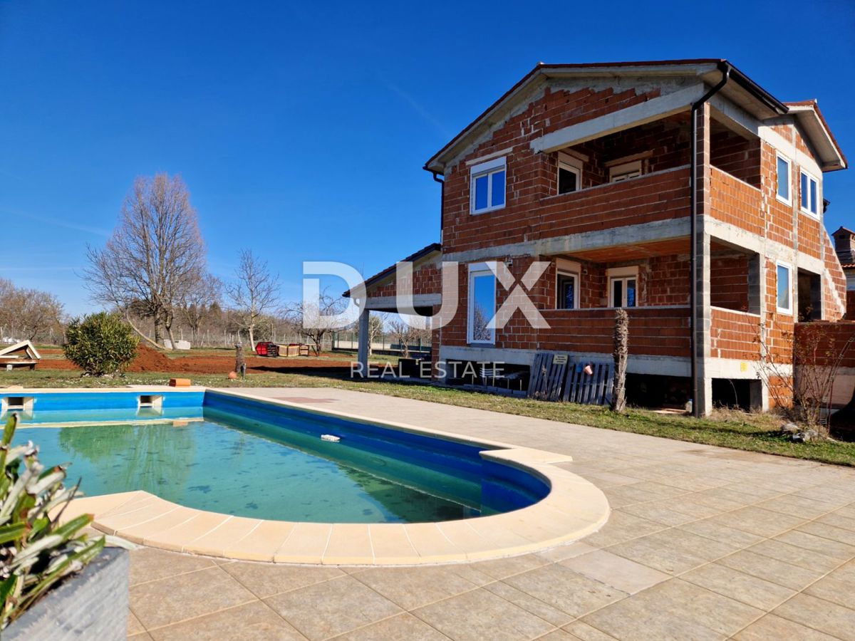 ISTRIA, LABIN - Casa con piscina in costruzione