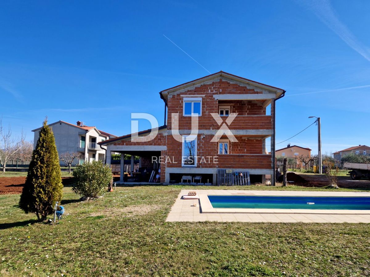 ISTRIA, LABIN - Casa con piscina in costruzione