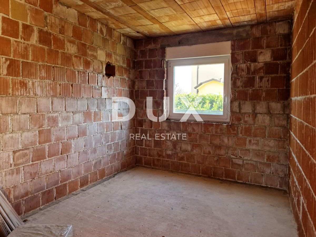 ISTRIA, LABIN - Casa con piscina in costruzione