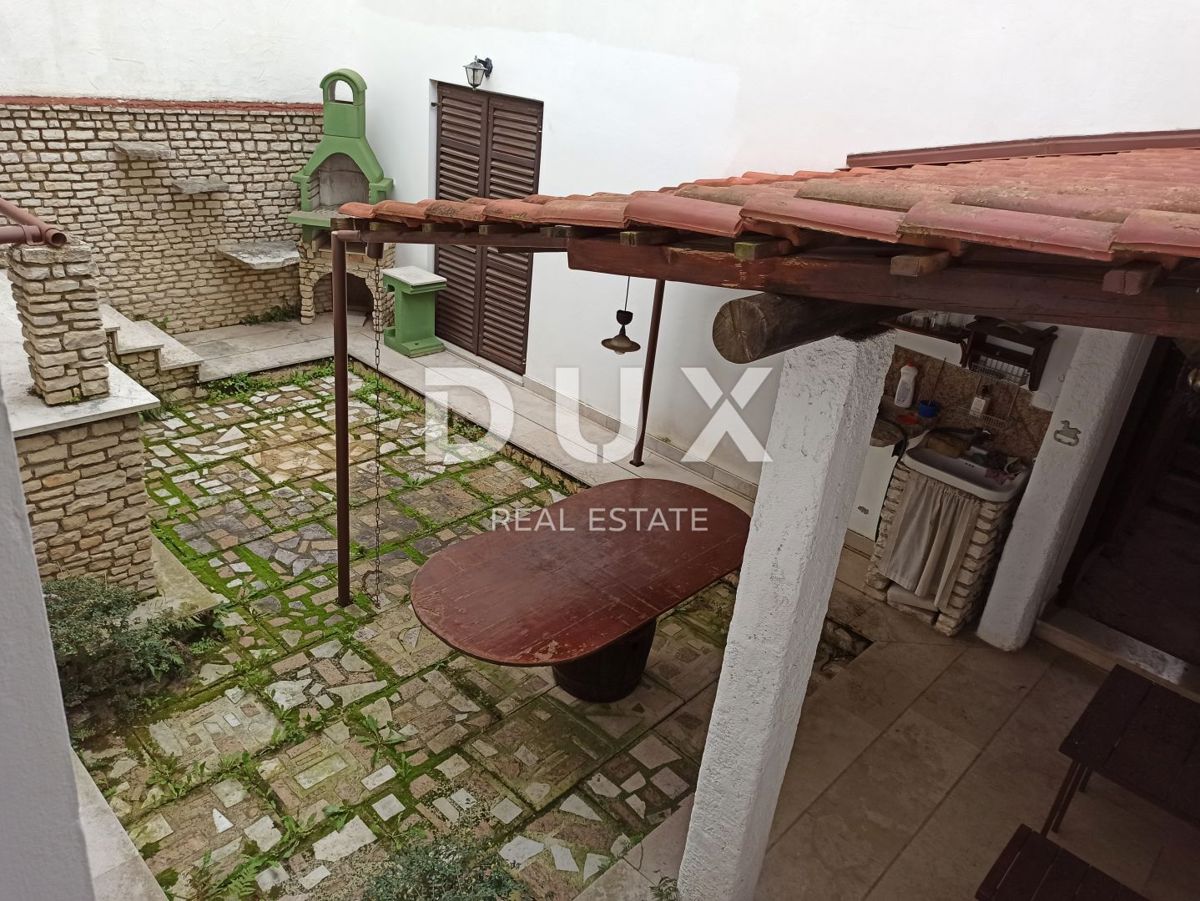 ISTRIA, POLA - Casa in posizione ideale con grande potenziale