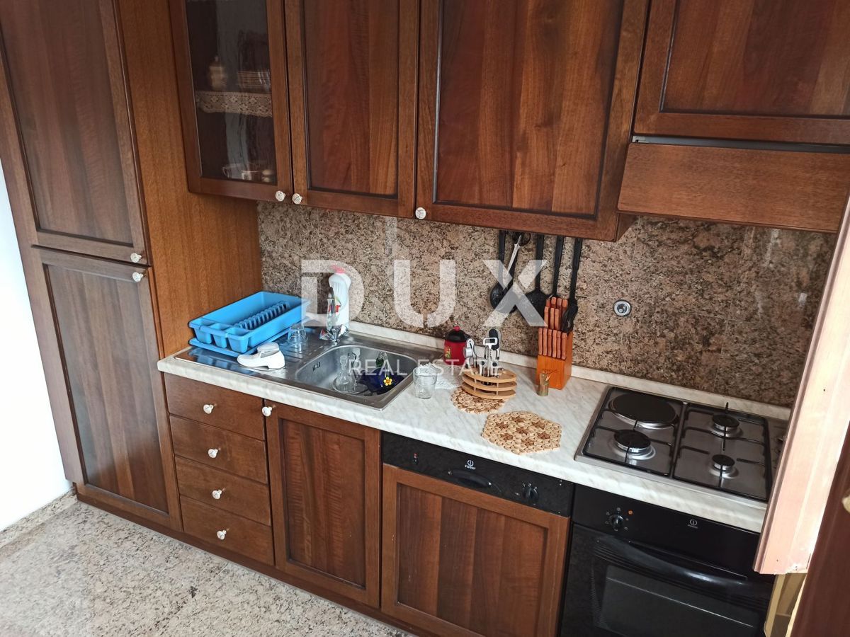 ISTRIA, POLA - Casa in posizione ideale con grande potenziale