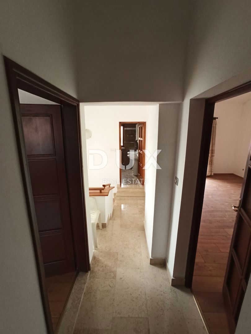 ISTRIA, POLA - Casa in posizione ideale con grande potenziale