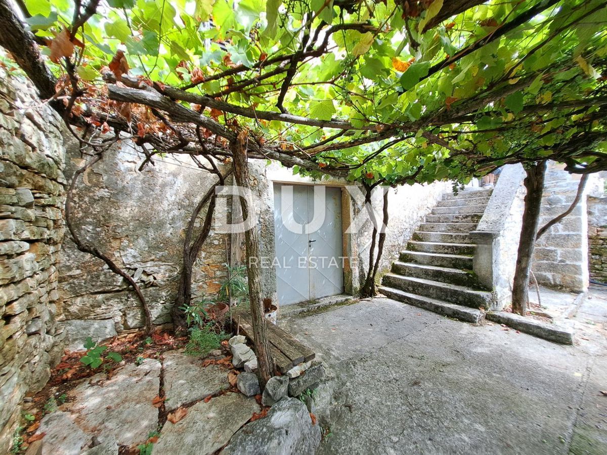 ISTRIA, GROŽNJAN, DINTORNI - casa antica da ristrutturare in ottima posizione