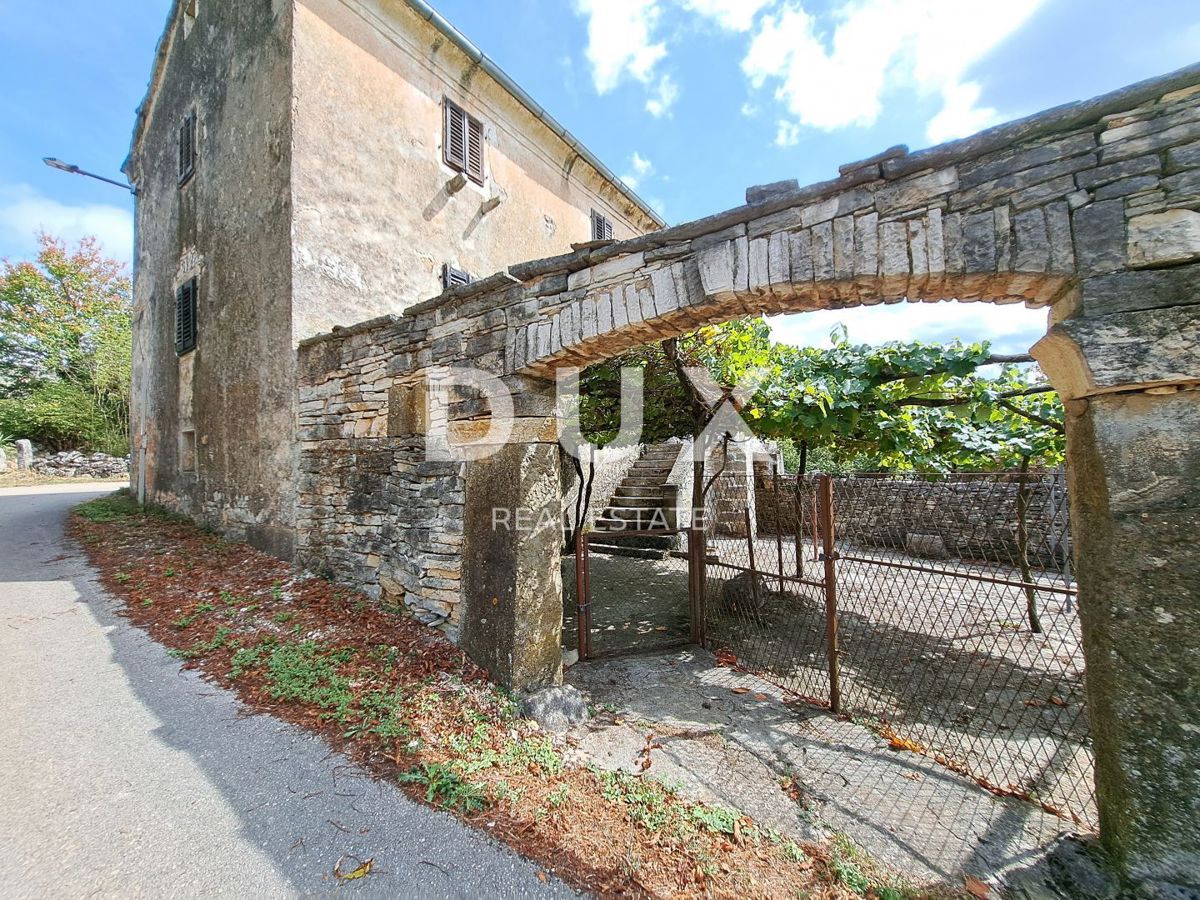 ISTRIA, GROŽNJAN, DINTORNI - casa antica da ristrutturare in ottima posizione