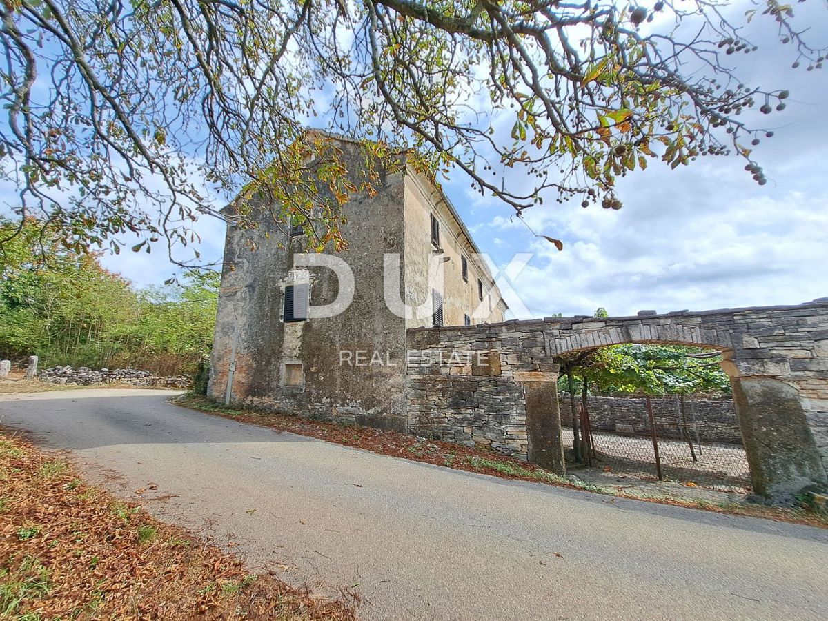 ISTRIA, GROŽNJAN, DINTORNI - casa antica da ristrutturare in ottima posizione