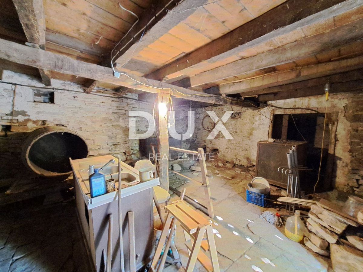 ISTRIA, GROŽNJAN, DINTORNI - casa antica da ristrutturare in ottima posizione
