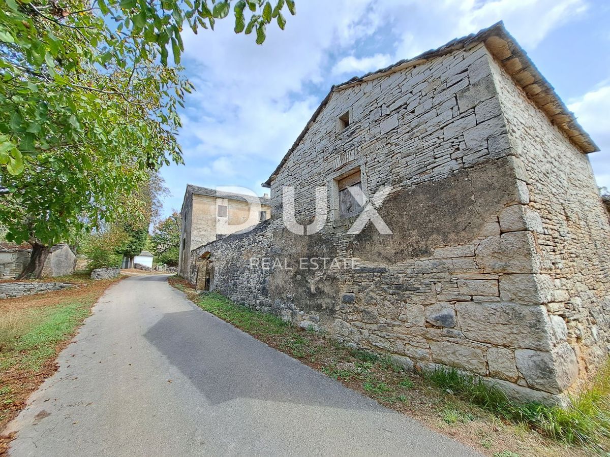 ISTRIA, GROŽNJAN, DINTORNI - casa antica da ristrutturare in ottima posizione