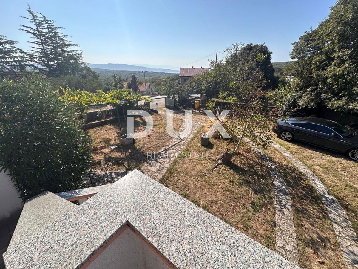 ISOLA DI KRK, VRH - casa bifamiliare, 170 m2, giardino!!!