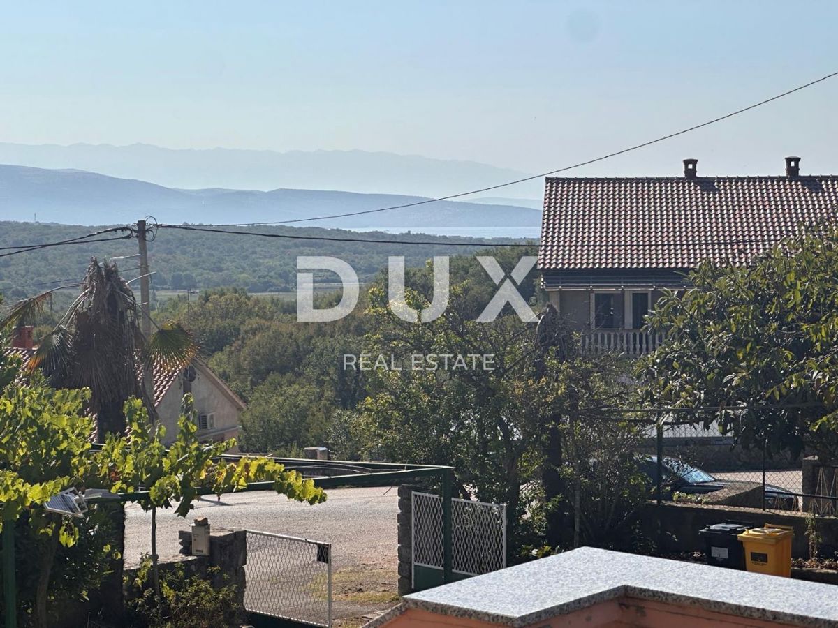 ISOLA DI KRK, VRH - casa bifamiliare, 170 m2, giardino!!!