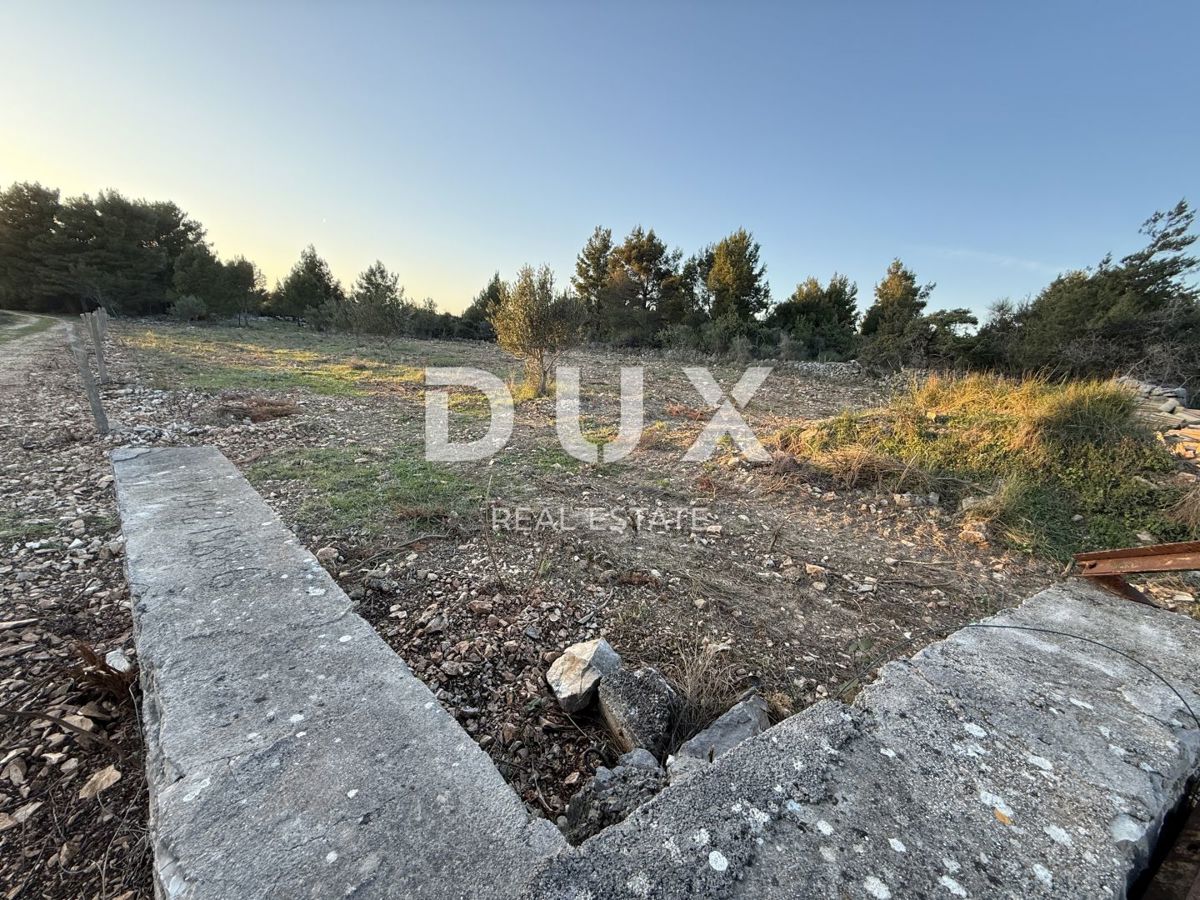 SEBENICO (dintorni) - Terreno edificabile, 1626 m2, posizione tranquilla!