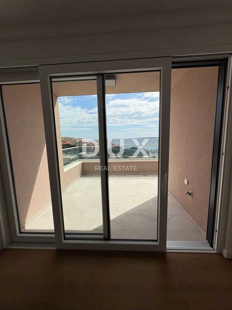 ISOLA DI PAG, MANDRE - attico con terrazza sul tetto e vista fenomenale sul mare