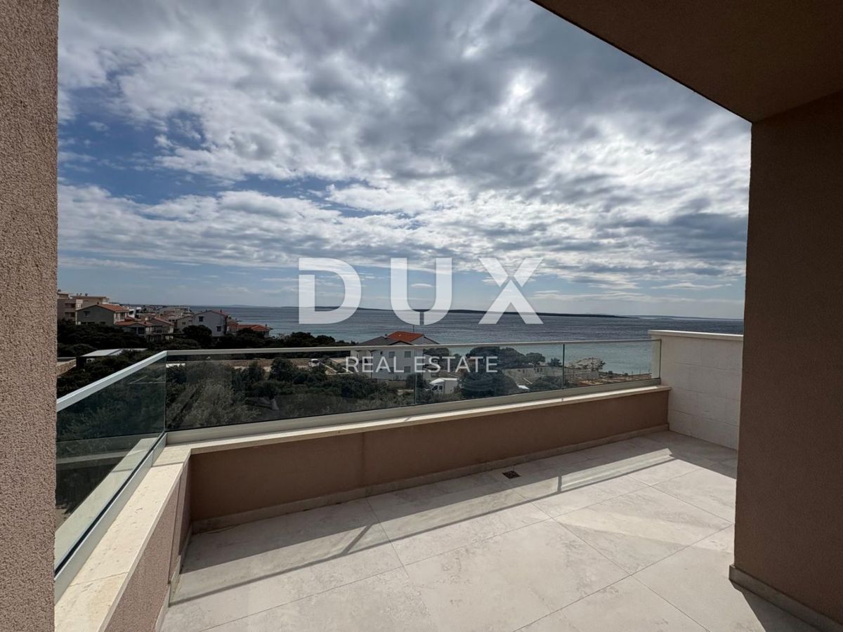 ISOLA DI PAG, MANDRE - attico con terrazza sul tetto e vista fenomenale sul mare