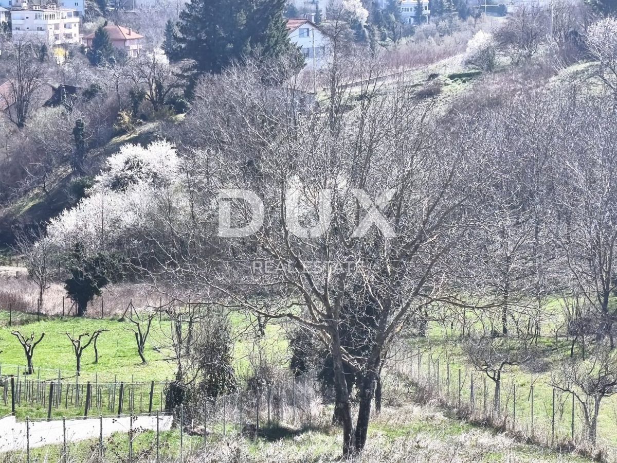 ZAGABRIA, MIKULIĆI - Terreno edificabile con progetto per una villa di lusso con piscina
