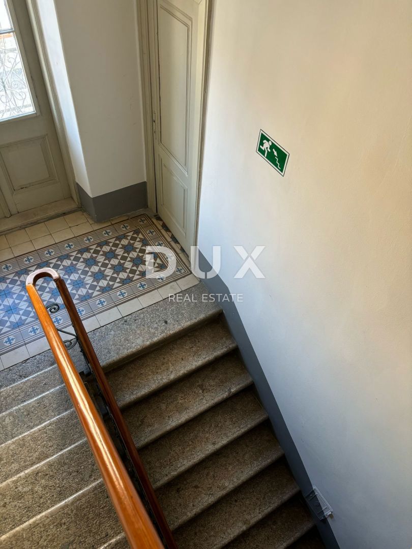 ISTRIA, PAZIN - Appartamento da ristrutturare nel centro città! PERMESSO DI UTILIZZO!