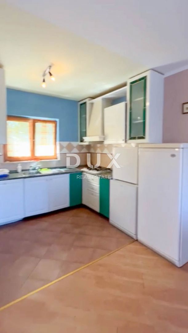ISTRIA, PREMANTURA - Appartamento con 3 camere da letto + soggiorno con 2 posti auto, 1° piano - VICINO ALLA SPIAGGIA!!