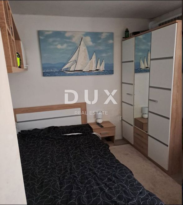 ZADAR, VRSI - Casa a tre piani in posizione tranquilla