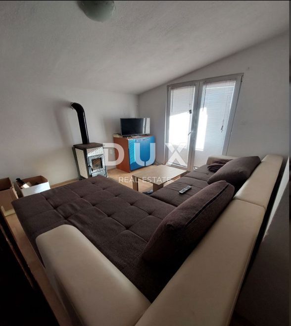 ZADAR, VRSI - Casa a tre piani in posizione tranquilla