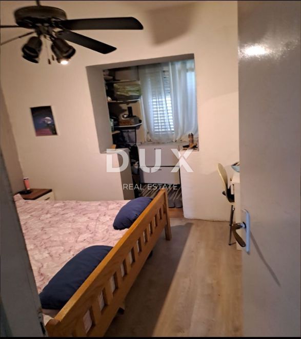 ZADAR, VRSI - Casa a tre piani in posizione tranquilla