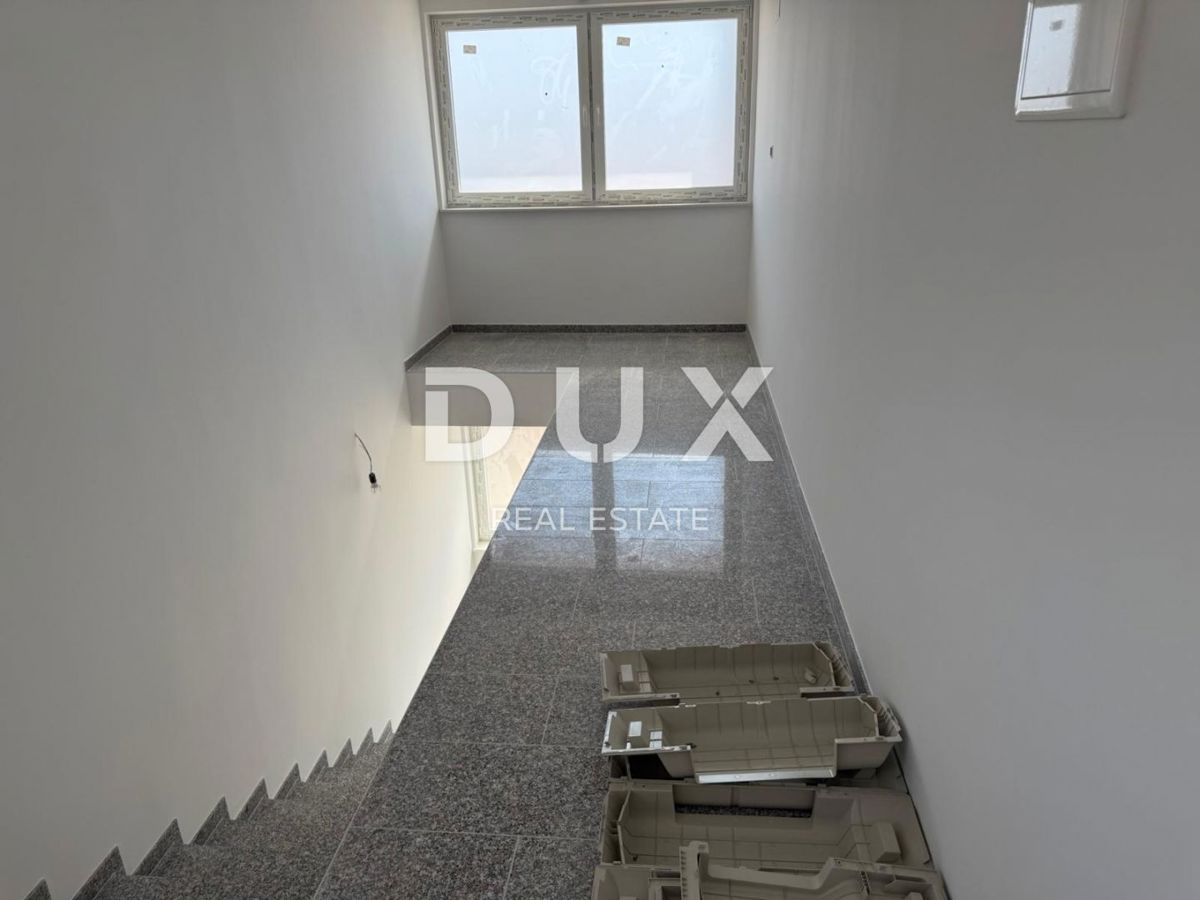 ISOLA DI PAG, MANDRE - Attico con 3 camere da letto e bagno in un edificio di nuova costruzione di qualità
