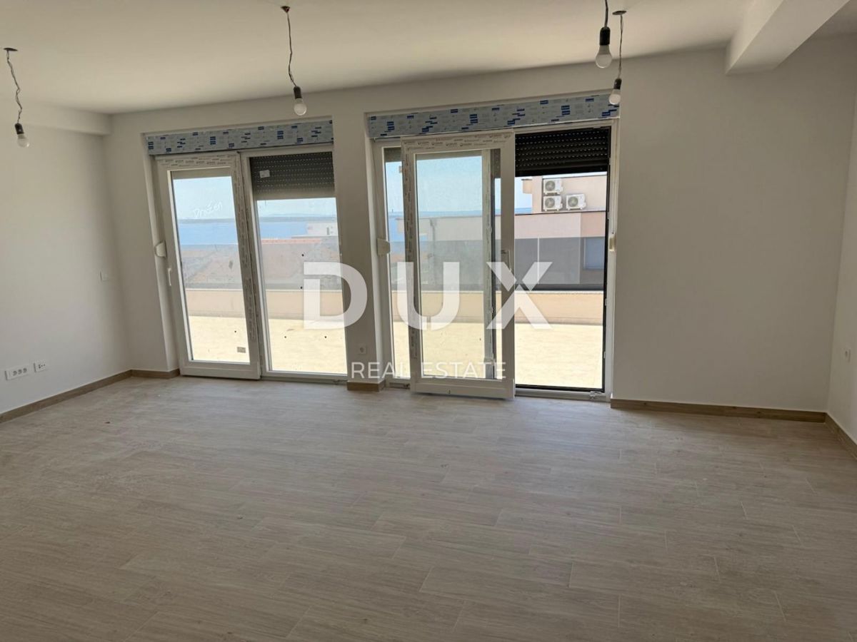 ISOLA DI PAG, MANDRE - Attico con 3 camere da letto e bagno in un edificio di nuova costruzione di qualità