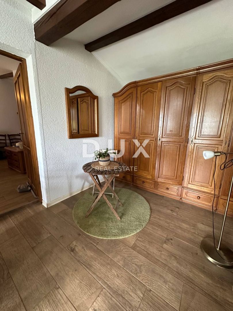ISTRIA, PARENZO - Casa bifamiliare vicino a Parenzo