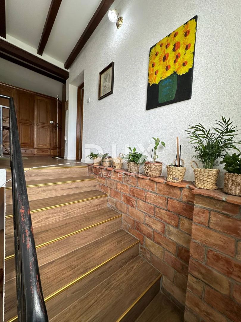 ISTRIA, PARENZO - Casa bifamiliare vicino a Parenzo