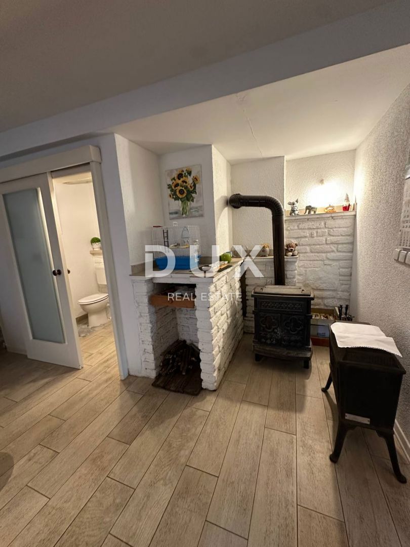 ISTRIA, PARENZO - Casa bifamiliare vicino a Parenzo