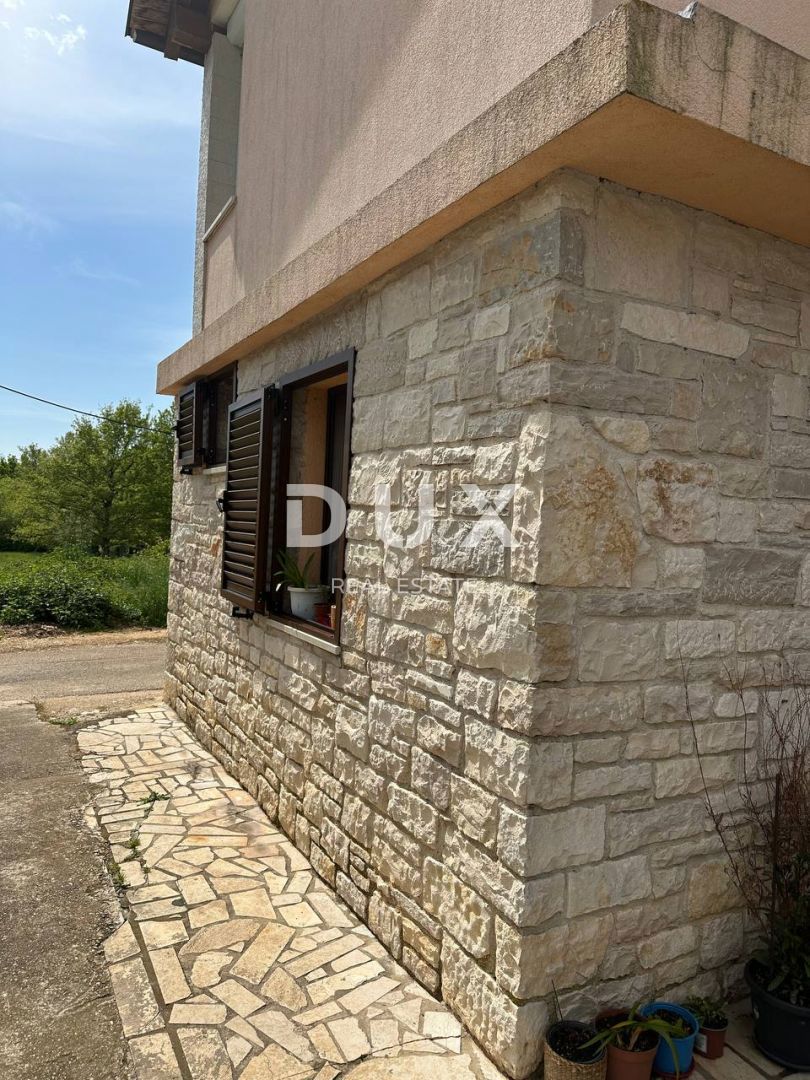 ISTRIA, PARENZO - Casa bifamiliare vicino a Parenzo