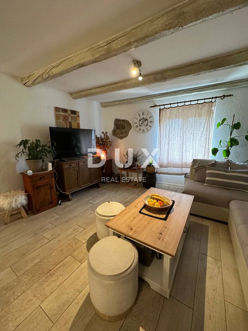 ISTRIA, PARENZO - Casa bifamiliare vicino a Parenzo