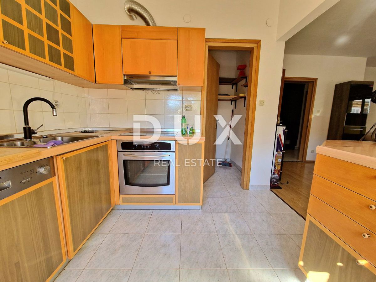 RIJEKA, BELVEDER - 134 m2, 3 camere da letto + soggiorno, loggia
