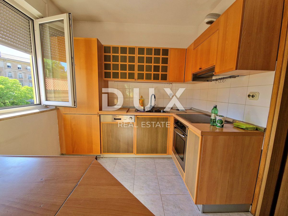 RIJEKA, BELVEDER - 134 m2, 3 camere da letto + soggiorno, loggia