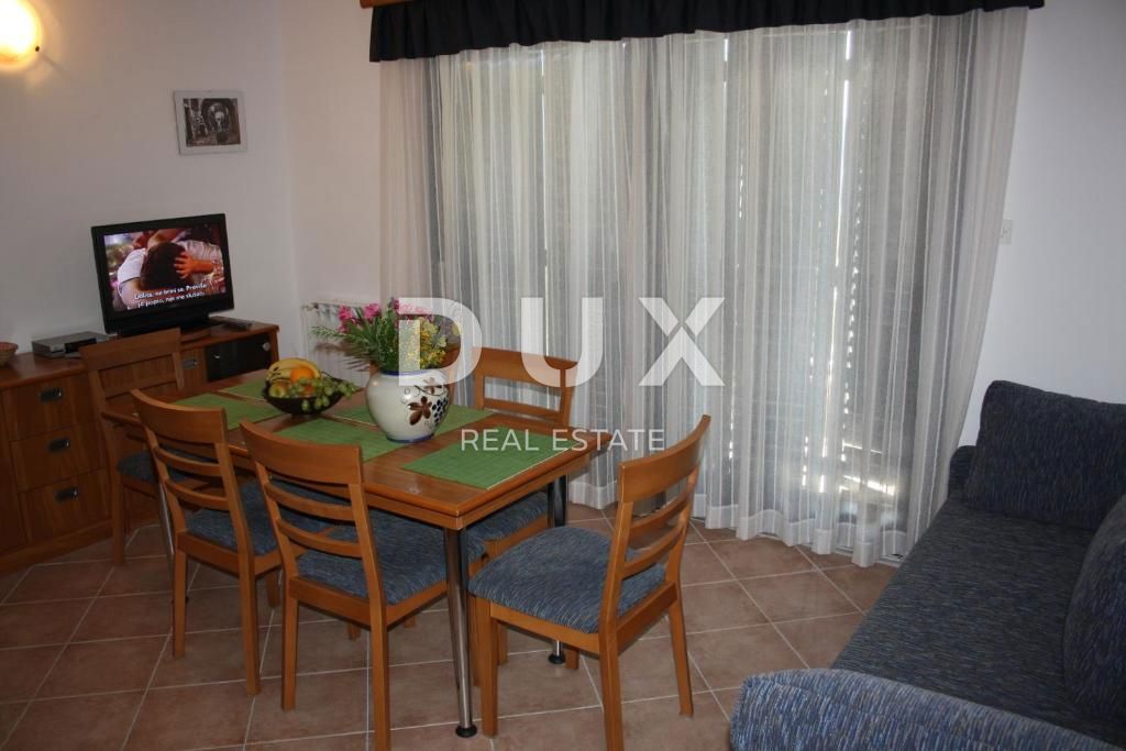 ISOLA DI RAB, BARBAT - villa con 5 appartamenti e piscina