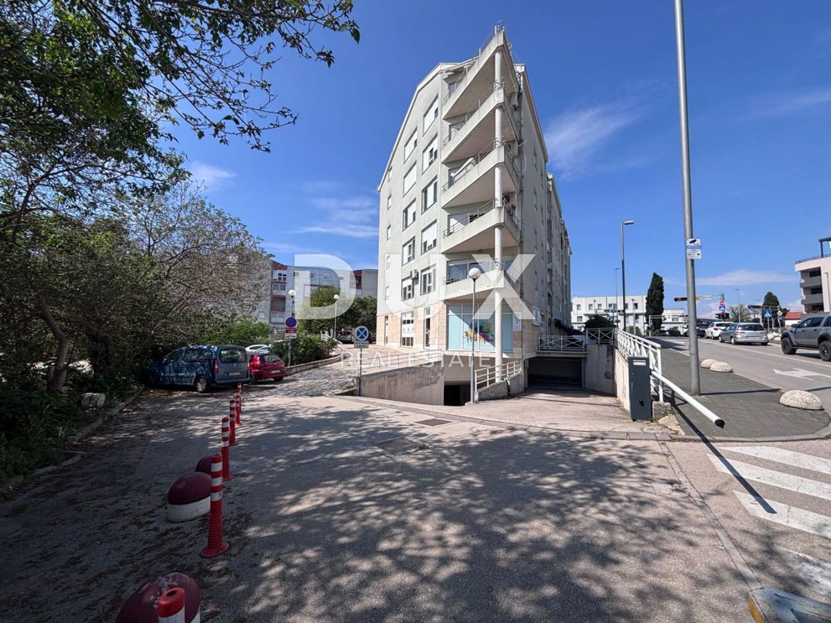 ZADAR, RELJA - Locali commerciali in posizione privilegiata