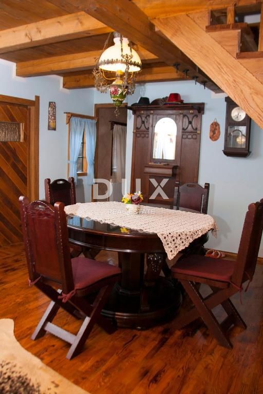 LUSSO A ZAGORJE - DUE CASE, PISCINA, JACUZZI, SAUNA, ENOTECA - UN'OASI DI PRIVACY A SOLI 35 MINUTI DA ZAGABRIA!