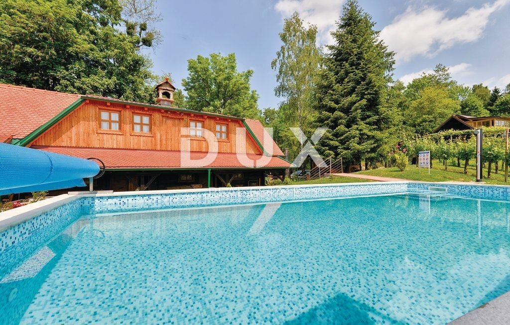 LUSSO A ZAGORJE - DUE CASE, PISCINA, JACUZZI, SAUNA, ENOTECA - UN'OASI DI PRIVACY A SOLI 35 MINUTI DA ZAGABRIA!