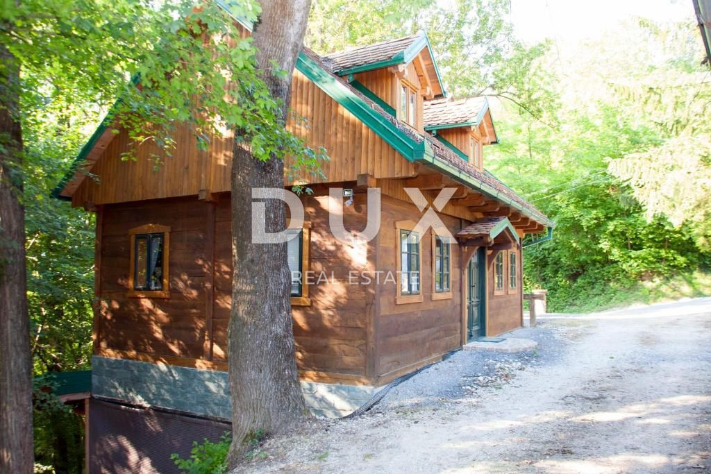 LUSSO A ZAGORJE - DUE CASE, PISCINA, JACUZZI, SAUNA, ENOTECA - UN'OASI DI PRIVACY A SOLI 35 MINUTI DA ZAGABRIA!