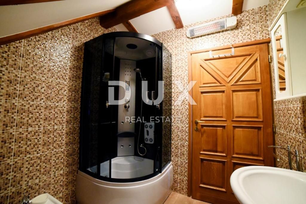 LUSSO A ZAGORJE - DUE CASE, PISCINA, JACUZZI, SAUNA, ENOTECA - UN'OASI DI PRIVACY A SOLI 35 MINUTI DA ZAGABRIA!