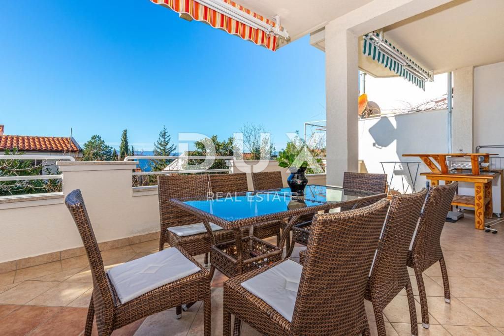 CRIKVENICA, DRAMALJ - appartamento con una bellissima terrazza 