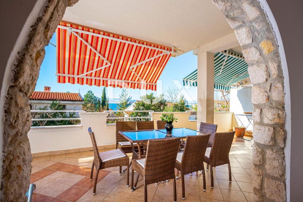 CRIKVENICA, DRAMALJ - appartamento con una bellissima terrazza 