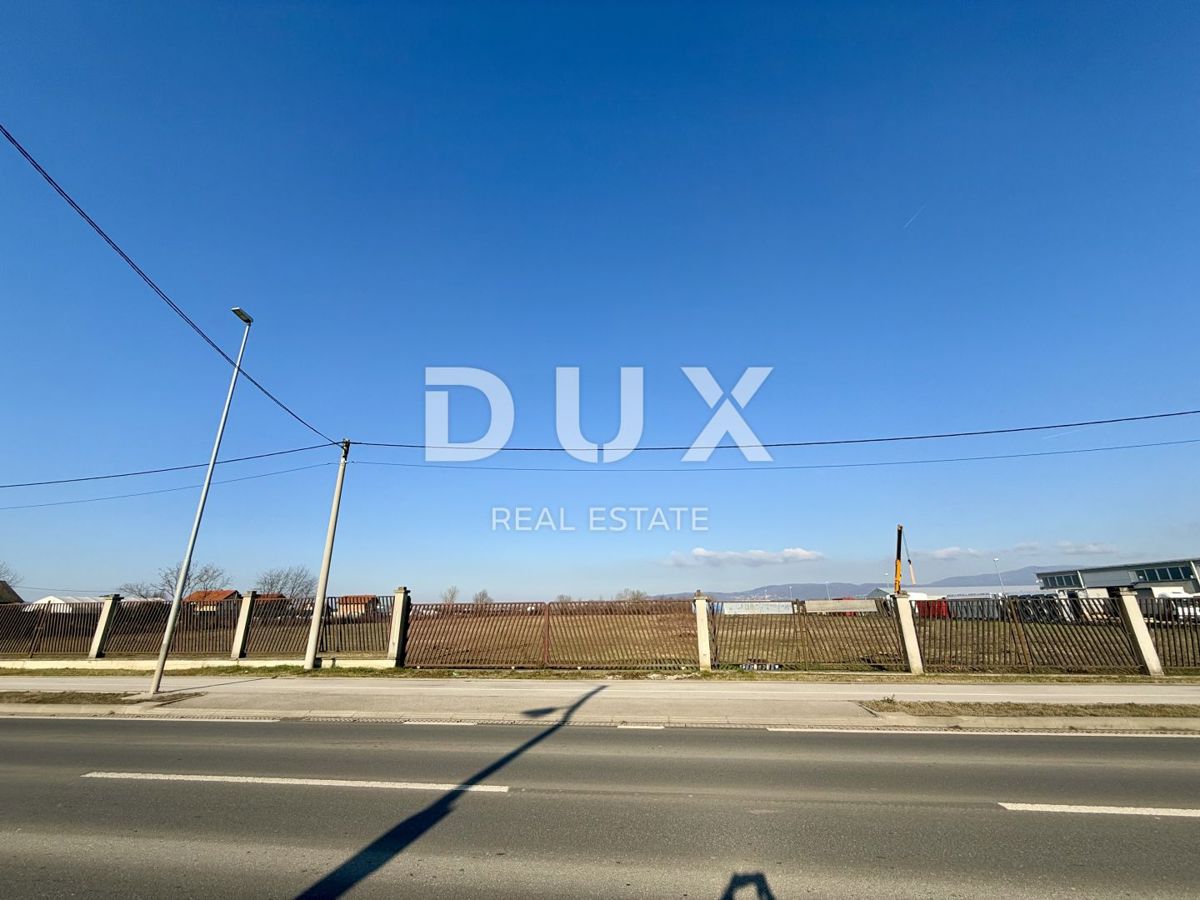 ZAGABRIA, STUPNIK - 23.000 m² di terreno edificabile vicino alla strada!