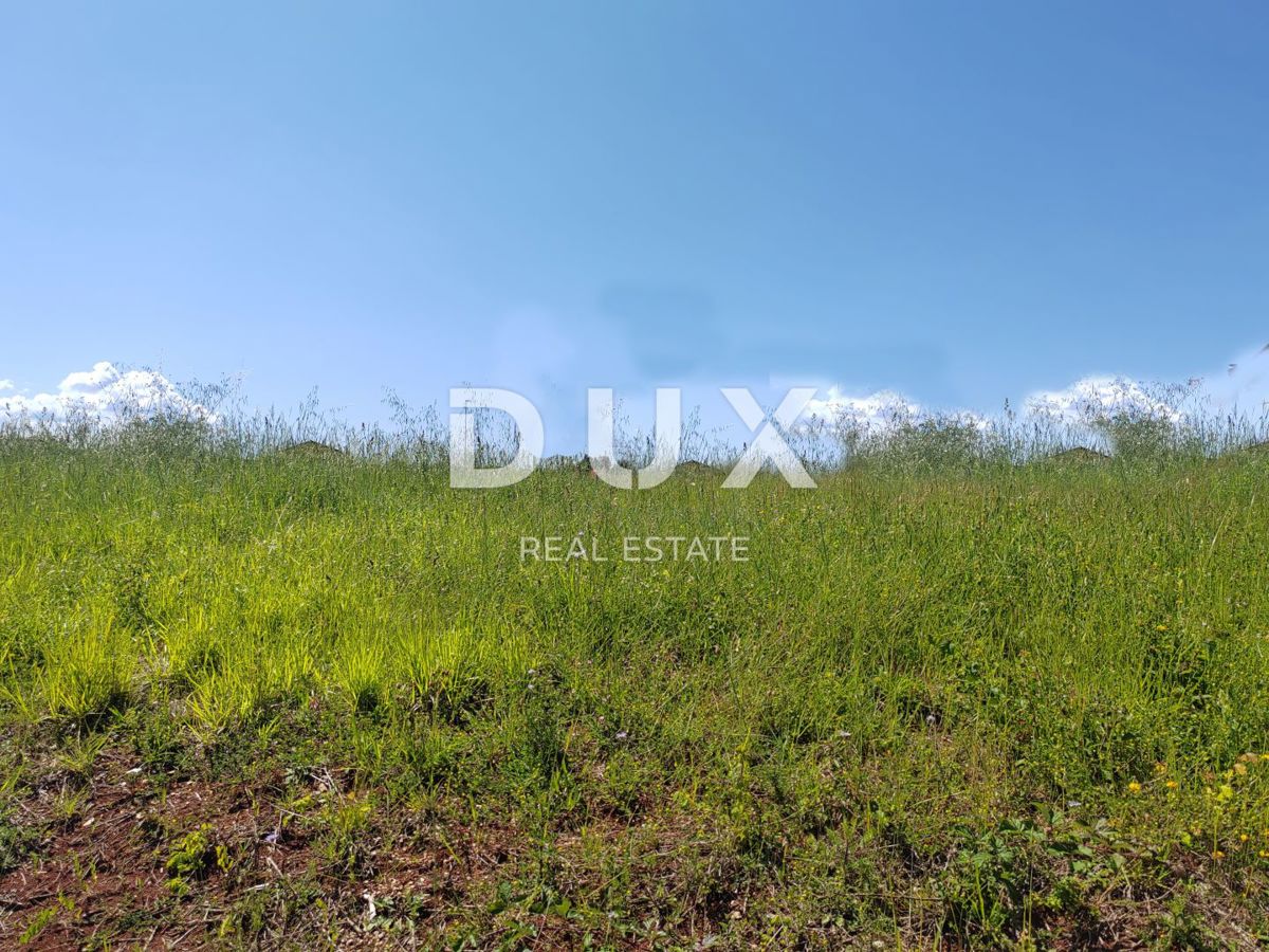 Terreno Novigrad, 1.900m2