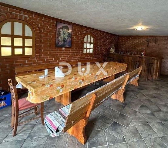 GOSPIĆ, BUŽIM - casa con ampio giardino, ideale per il turismo
