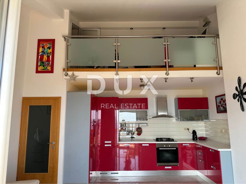 RIJEKA, KASTAV - Appartamento con 2 camere da letto + soggiorno con vista panoramica sul mare + 2 posti auto! OPPORTUNITÀ!